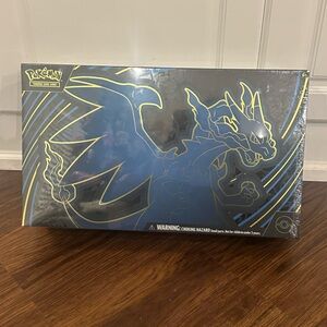 Pokemon Mega Charizard X Ultra-Premium Collection Box
